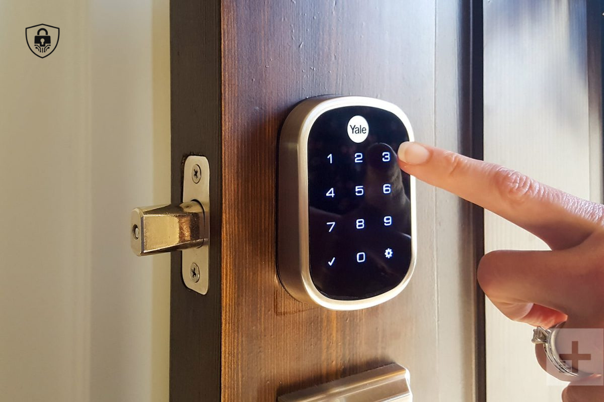 nên chọn khóa vân tay Yale hay khóa mã số Yale