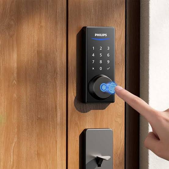 so sánh khóa vân tay yale và philips
