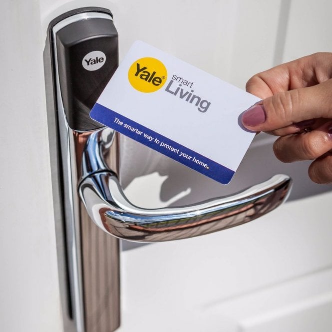 thẻ RFID và NFC trên khóa Yale